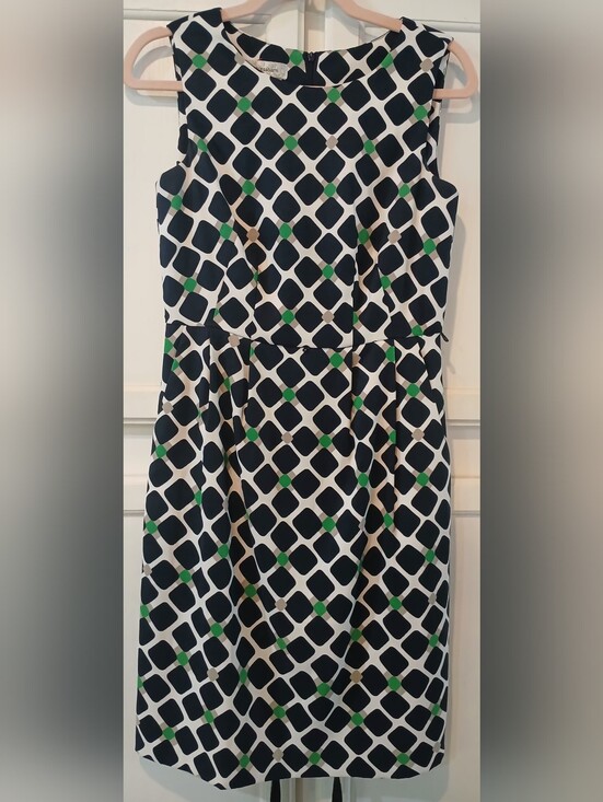 dressbarn Dresses & Skirts - NWOT - Dressbarn Sleeveless Geometric Print Navy, Green, White, Pockets, Size 4